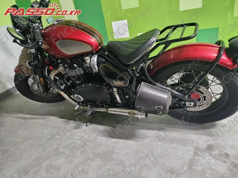 Triumph Bonneville Bobber - фото 1