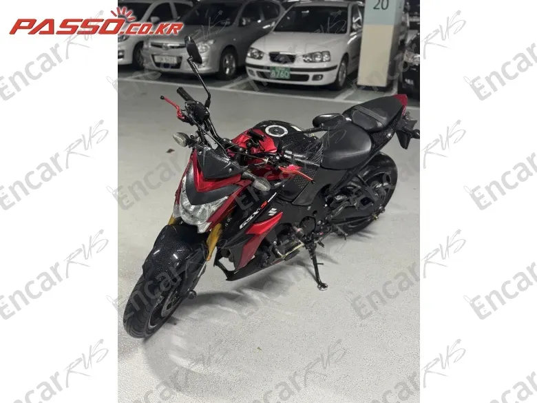 SUZUKI GSX S 1000 - фото 1