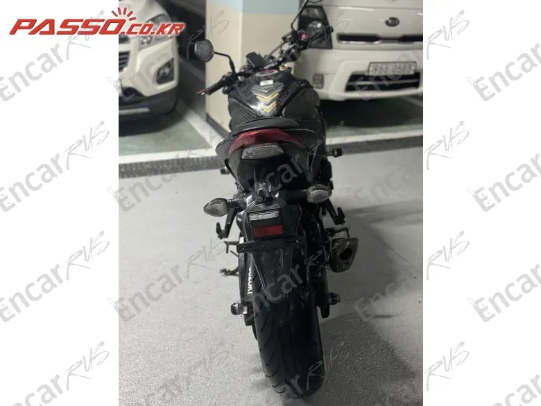 SUZUKI GSX S 1000 - фото 2