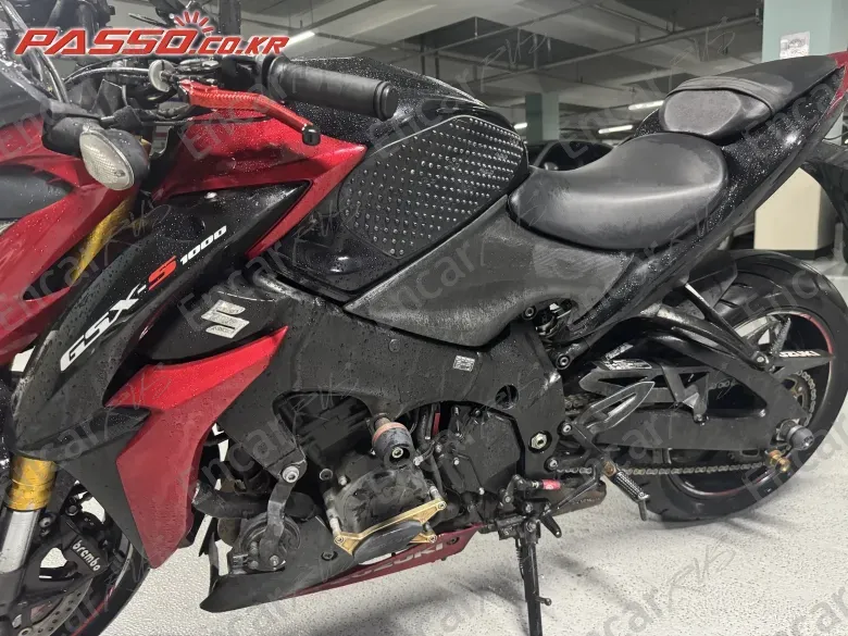 SUZUKI GSX S 1000 - фото 4