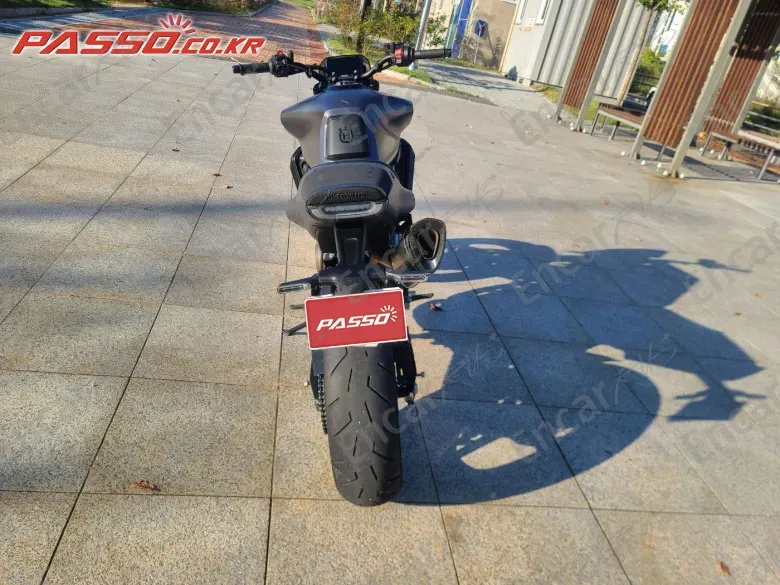 HUSQVARNA SVARTPILEN 801 - фото 2