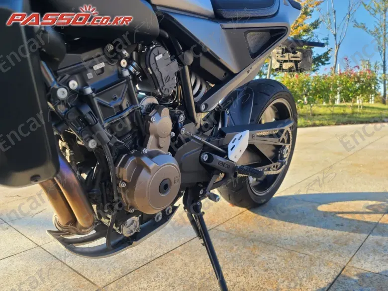 HUSQVARNA SVARTPILEN 801 - фото 4