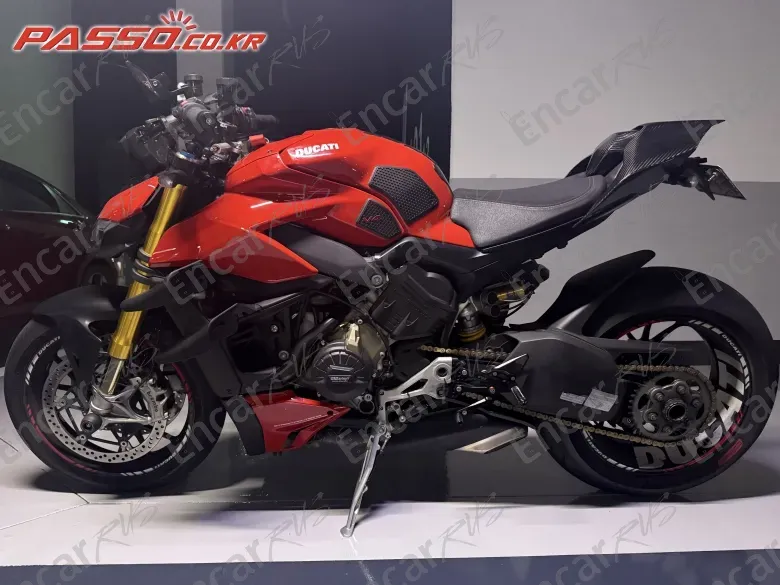 Ducati Streetfighter V4 S - фото 1