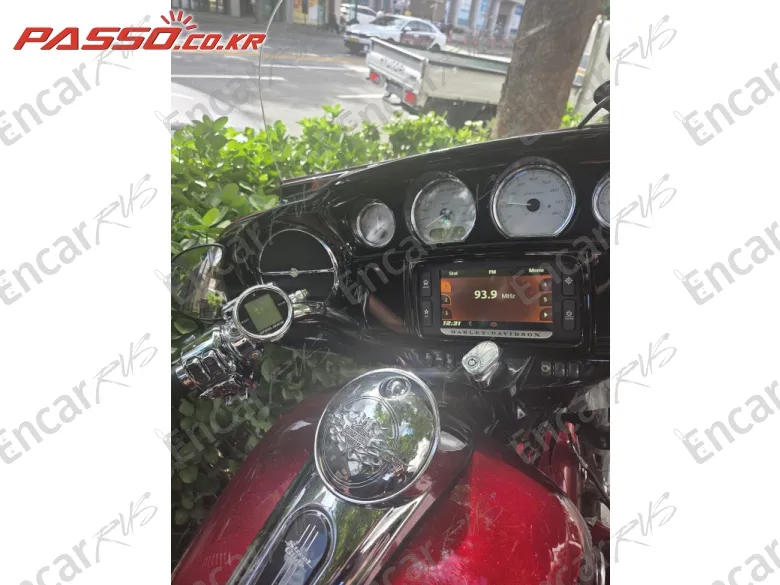 HARLEY-DAVIDSON FLHXS STREET GLIDE SPECIAL - фото 3