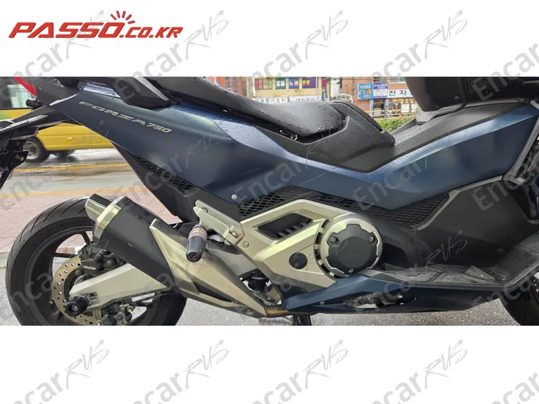 HONDA FORZA 750 - фото 1