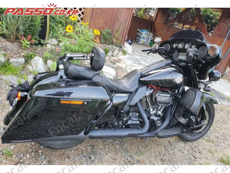 HARLEY-DAVIDSON FLHXS STREET GLIDE SPECIAL - фото 1
