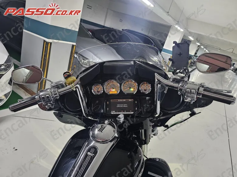 HARLEY-DAVIDSON FLHXS STREET GLIDE SPECIAL - фото 3