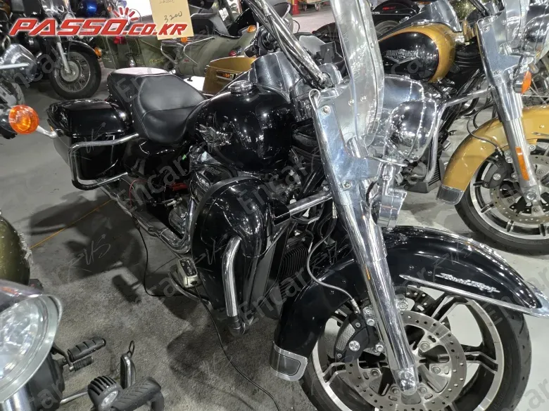 HARLEY-DAVIDSON FLHR - фото 0