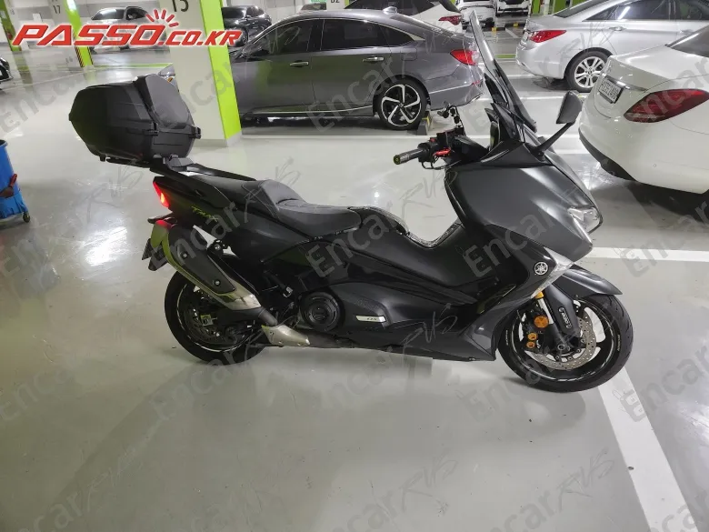 Yamaha T Max Dx