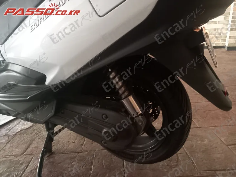 Suzuki Burgman 650 Executive - фото 4