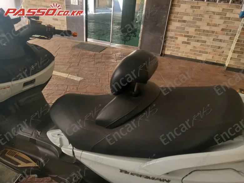 Suzuki Burgman 650 Executive - фото 6