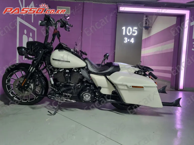 HARLEY-DAVIDSON ROAD KING SPECIAL - фото 1
