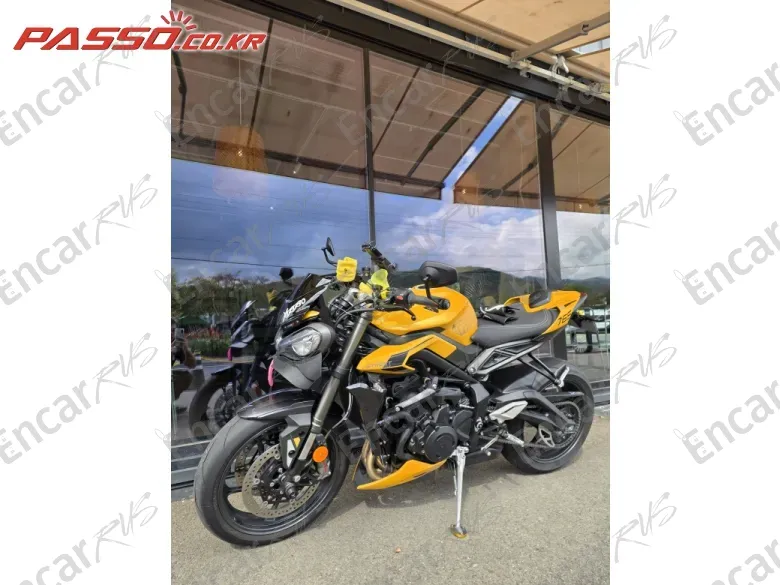 Triumph Street Triple Rs - фото 1