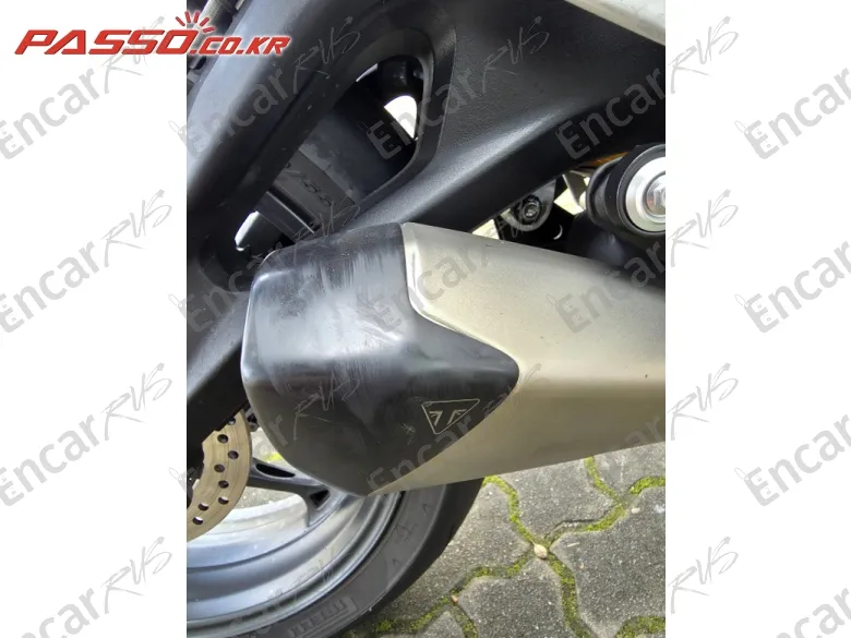 Triumph Street Triple Rs - фото 4