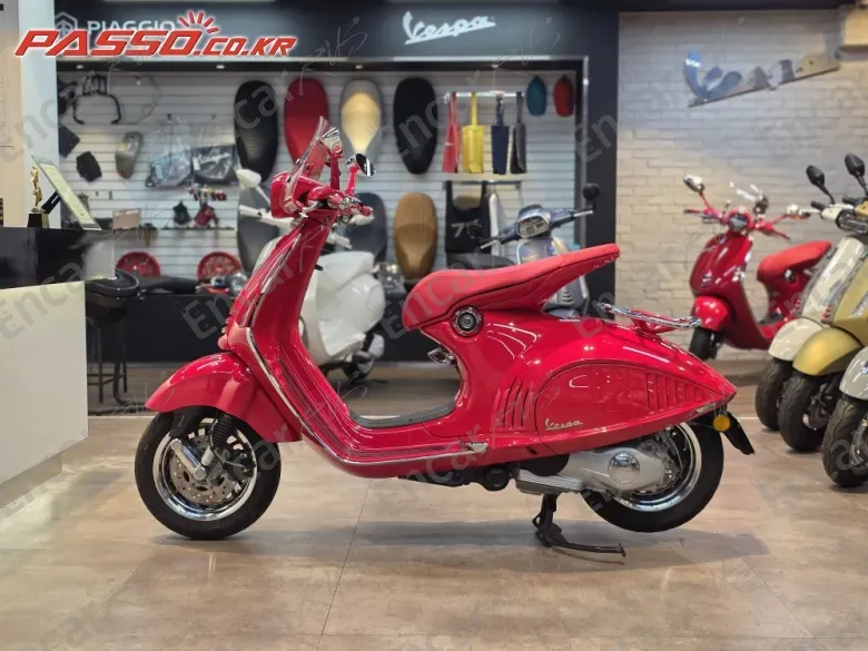 Vespa 946 Red - фото 1