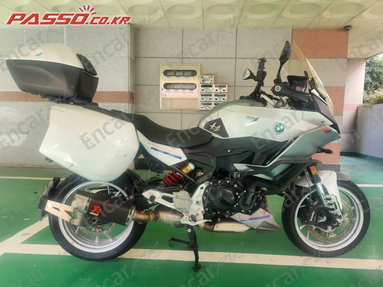 BMW F 900 XR