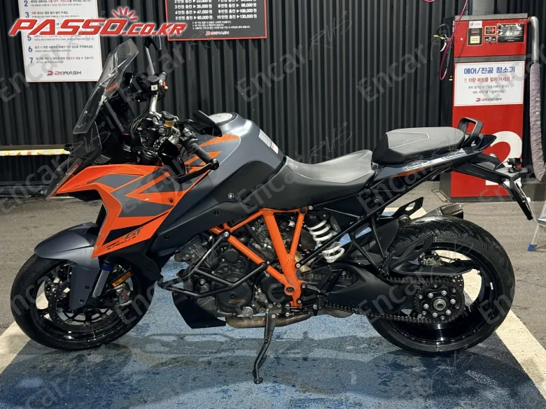 KTM 1290 SUPER DUKE GT - фото 1