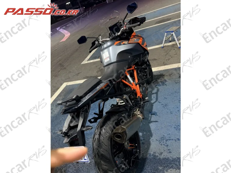 KTM 1290 SUPER DUKE GT - фото 2