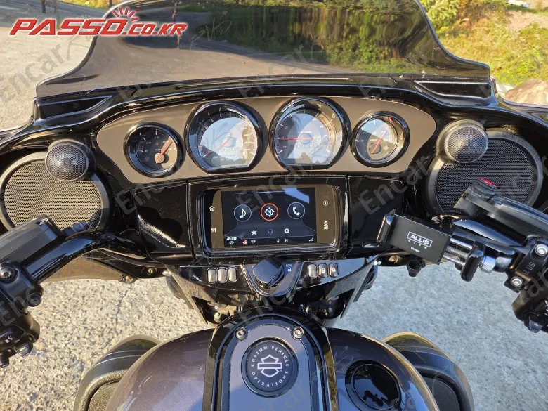 HARLEY-DAVIDSON FLHXSE - фото 3