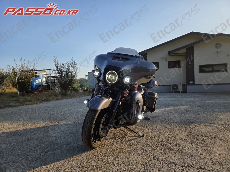 HARLEY-DAVIDSON FLHXSE - фото 4