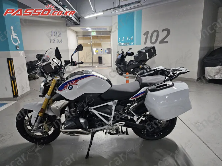 BMW R 1250 R - фото 1