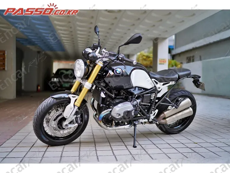 BMW R Nine T