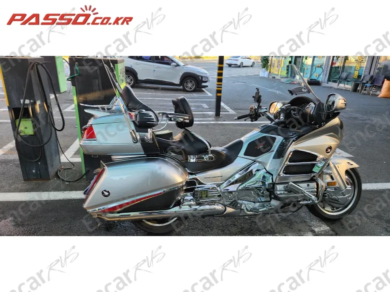HONDA GOLDWING 1800 - фото 0
