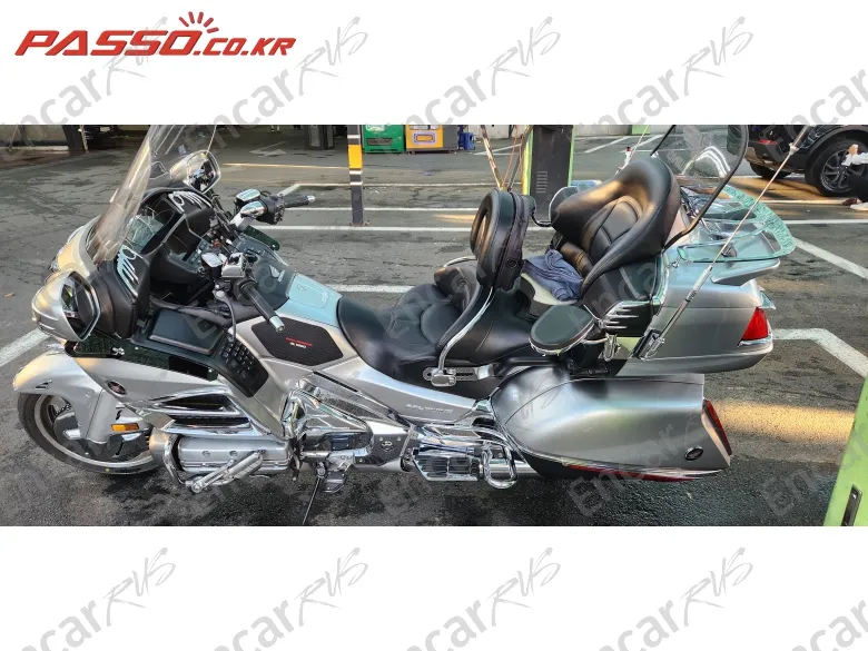 HONDA GOLDWING 1800 - фото 1