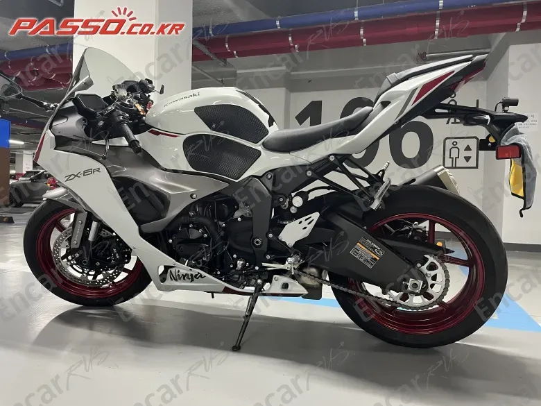 KAWASAKI ZX 6 R - фото 1