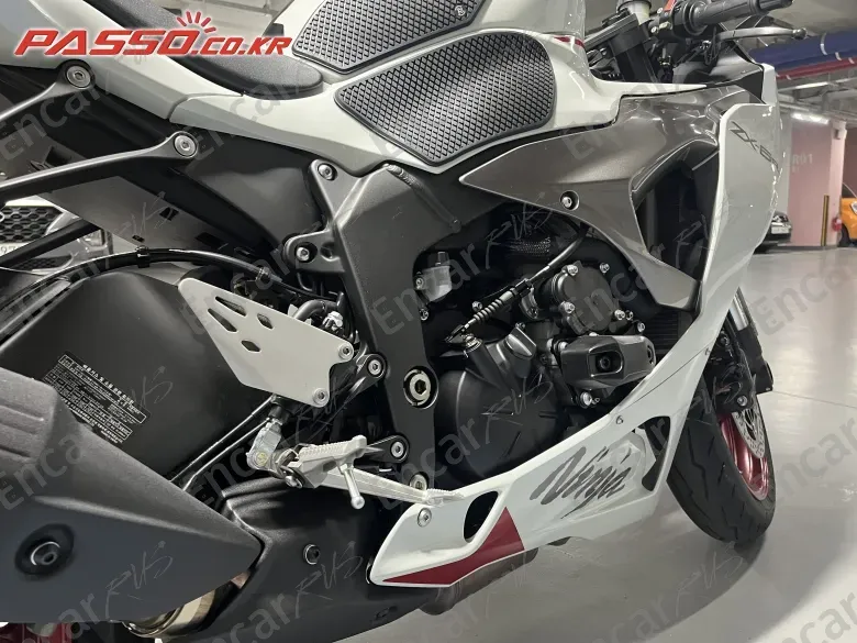 KAWASAKI ZX 6 R - фото 4