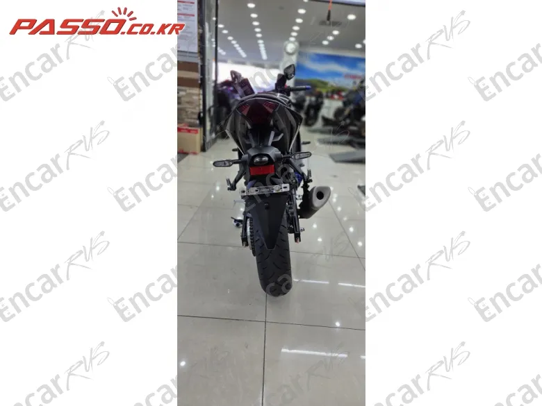YAMAHA YZF R3 - фото 2