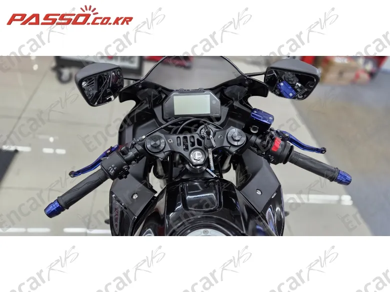 YAMAHA YZF R3 - фото 3