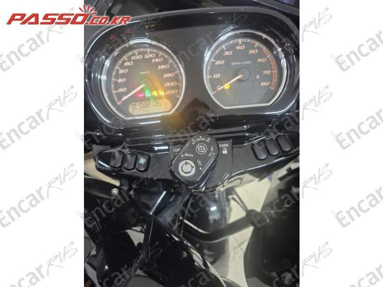 HARLEY-DAVIDSON ROAD GLIDE SPECIAL - фото 3