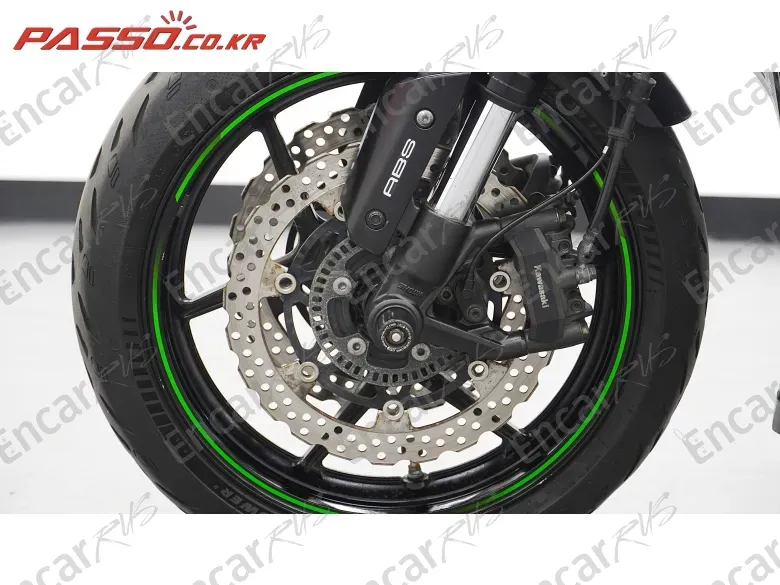 Kawasaki Z 1000 - фото 5