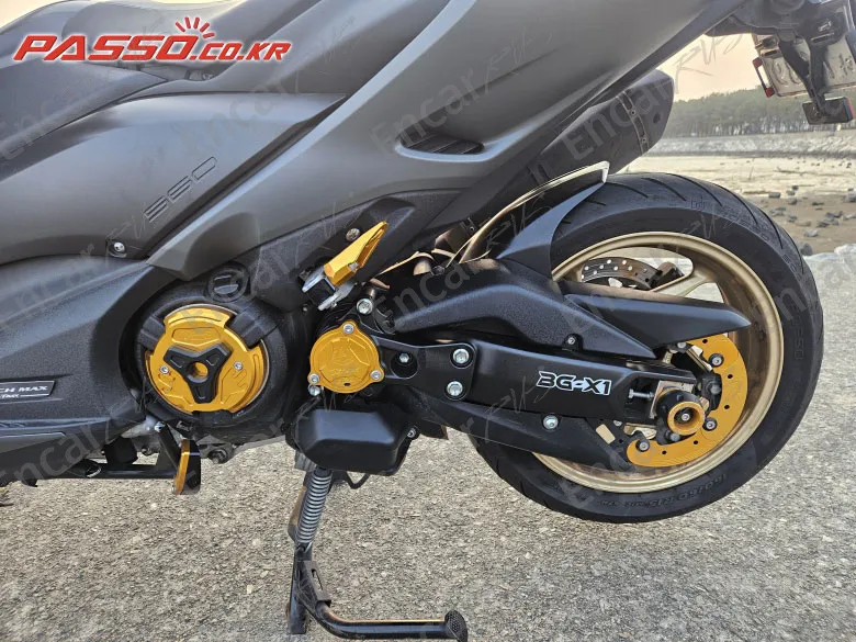 YAMAHA T MAX 560 - фото 4