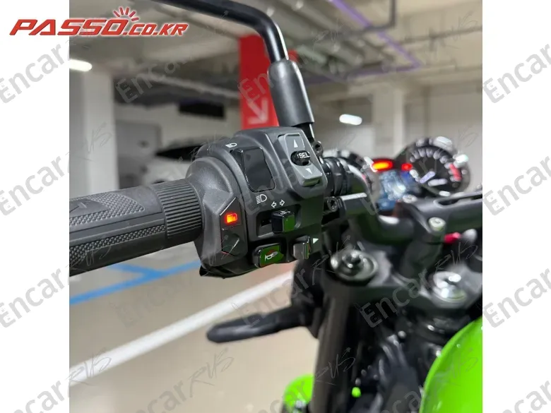 Kawasaki Z 900 Rs Abs - фото 3