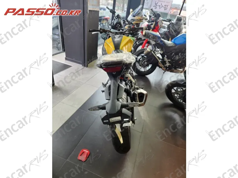 Honda Cb 300 R - фото 2
