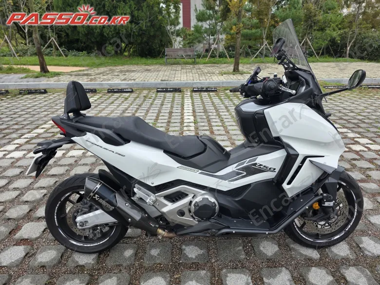 HONDA FORZA 750 - фото 0