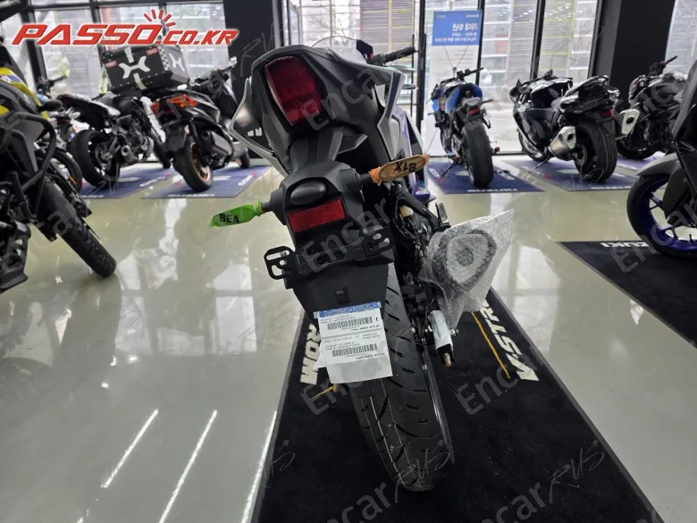 YAMAHA YZF R3 - фото 2