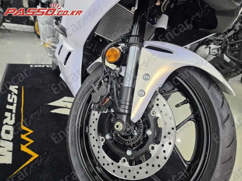 YAMAHA YZF R3 - фото 5