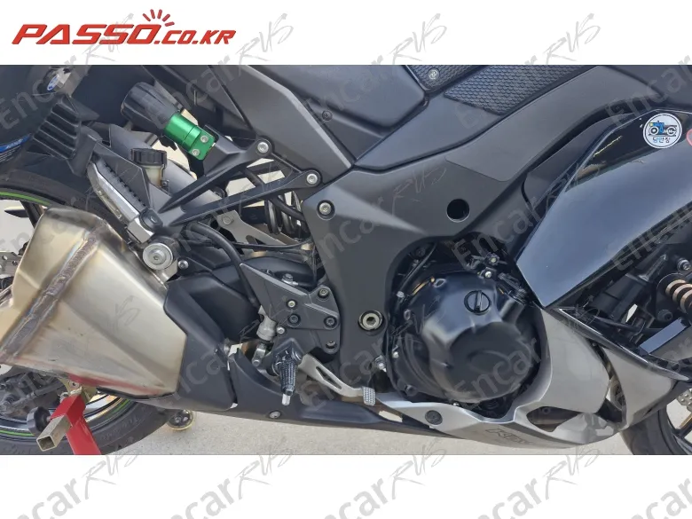 KAWASAKI Z 1000 SX - фото 4