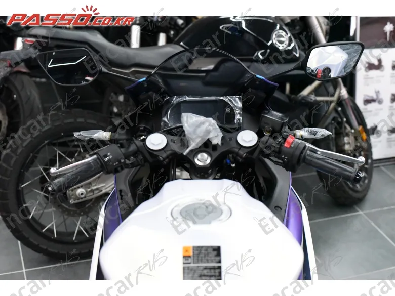 YAMAHA YZF R3 - фото 3