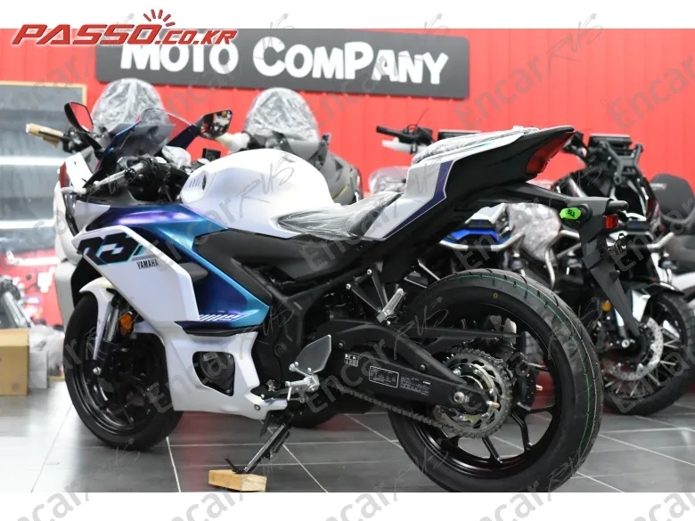 YAMAHA YZF R3 - фото 4