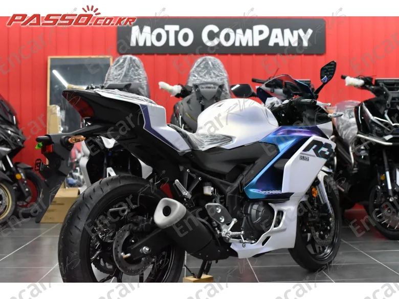 YAMAHA YZF R3 - фото 5