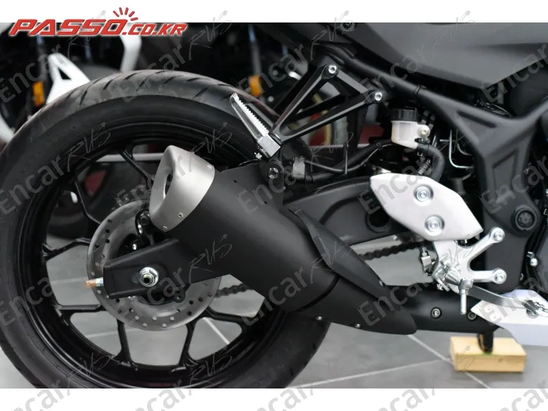 YAMAHA YZF R3 - фото 6