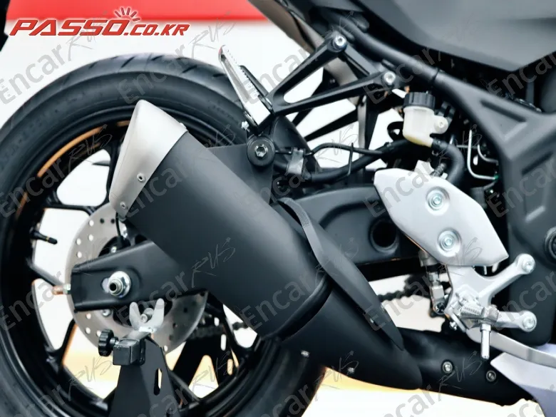 YAMAHA YZF R3 - фото 6