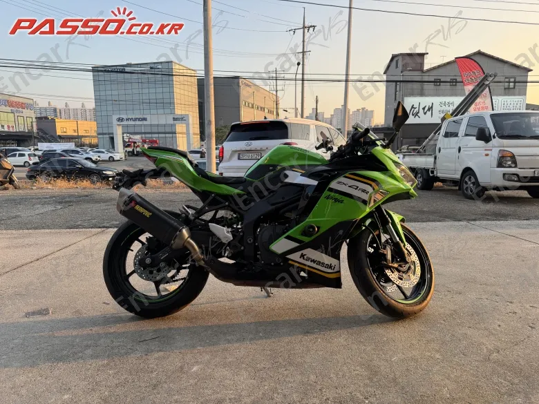 KAWASAKI NINJA ZX 4 RR - фото 0