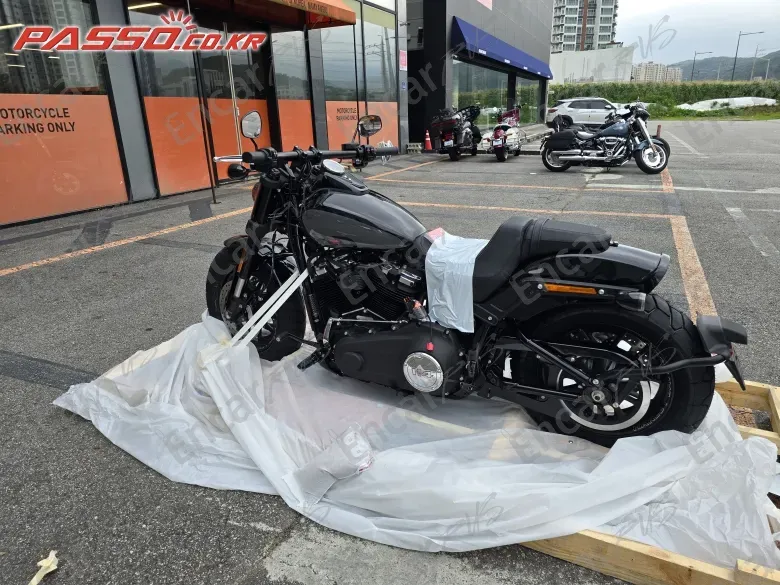HARLEY-DAVIDSON FAT BOB 114 - фото 1