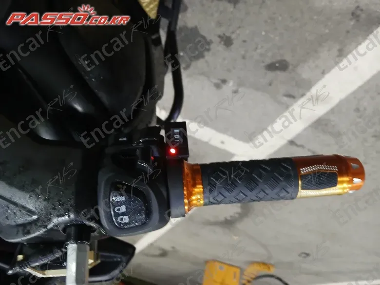 YAMAHA X MAX 300 ABS - фото 5
