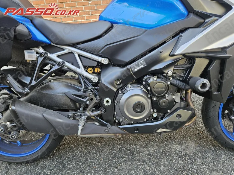 Suzuki Gsx S 1000 Gx - фото 4